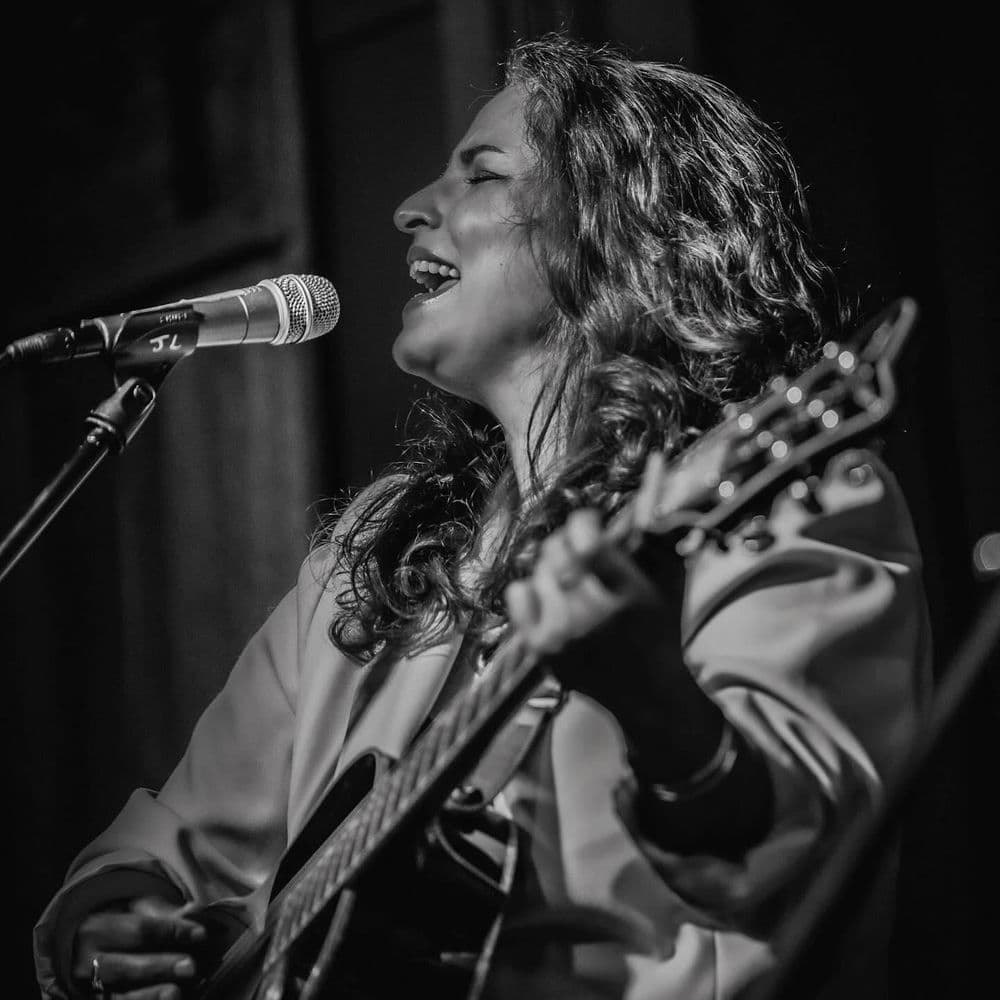 Danni Nicholls – Folk