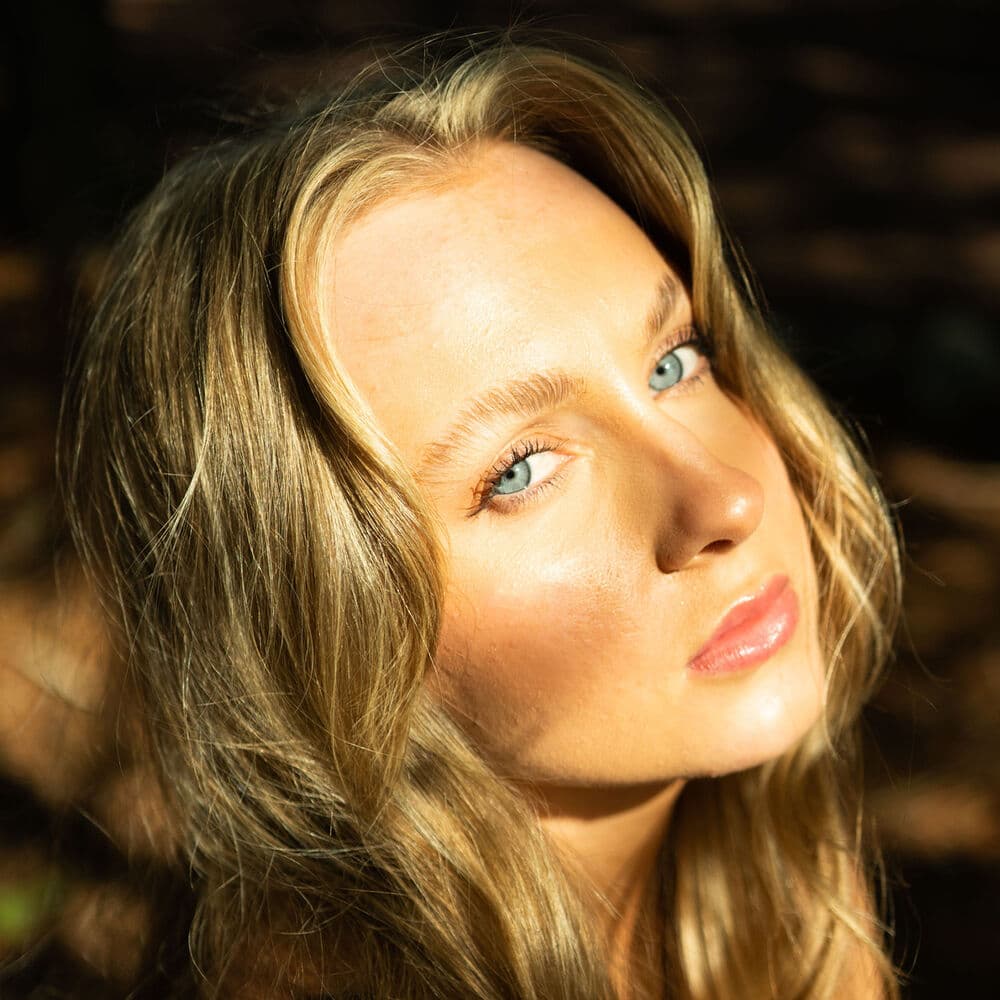 Ashley Kutcher β Country
