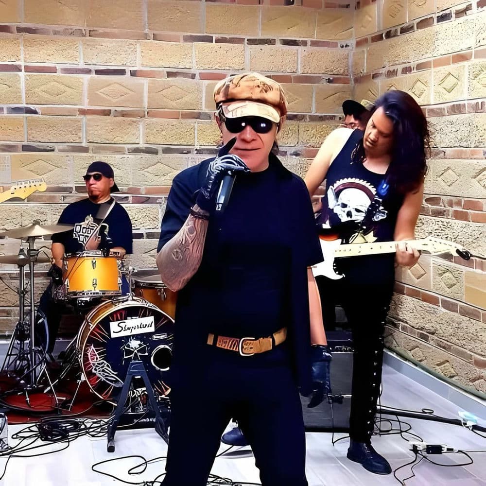 Lira'n Roll – Rock