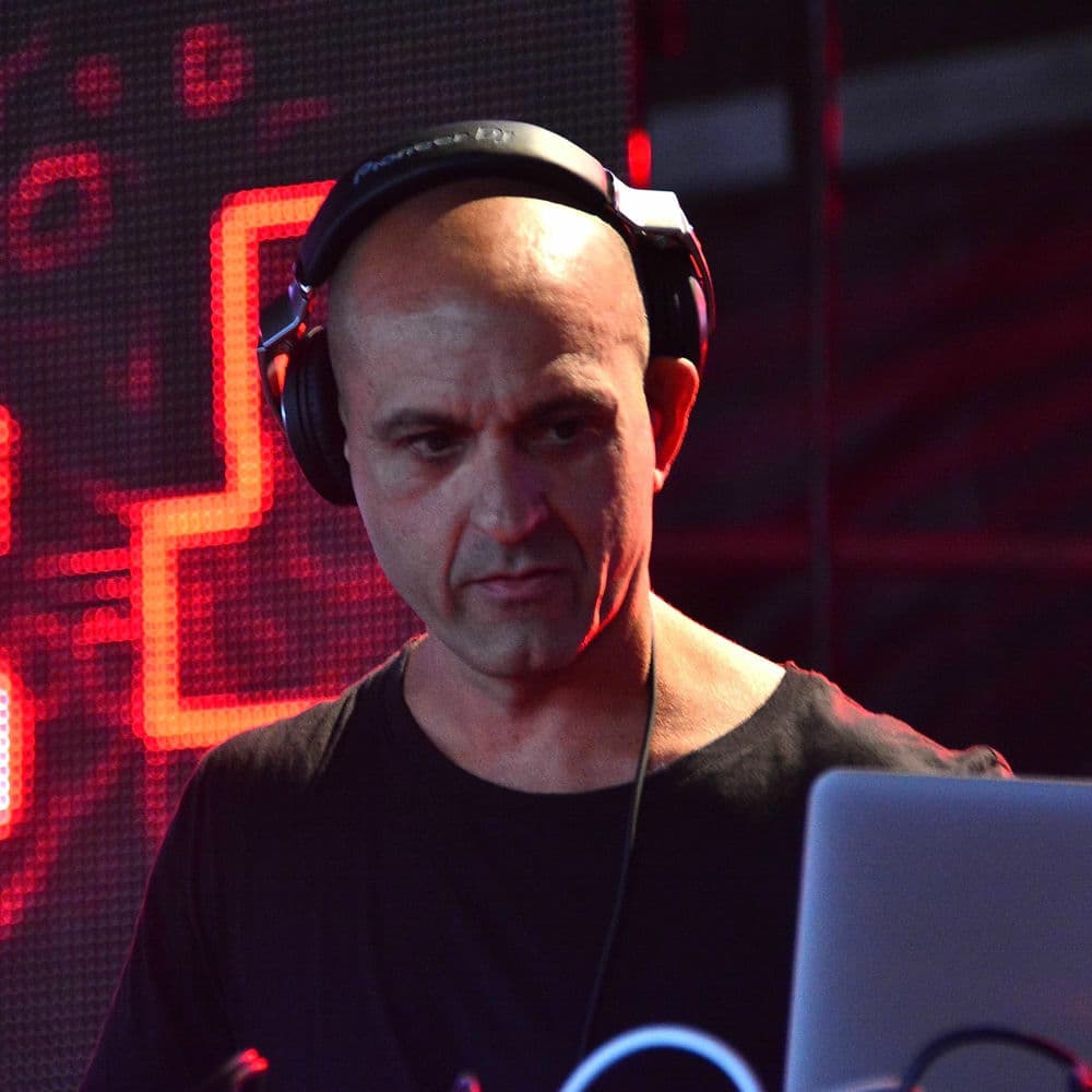 Victor Calderone – Electro