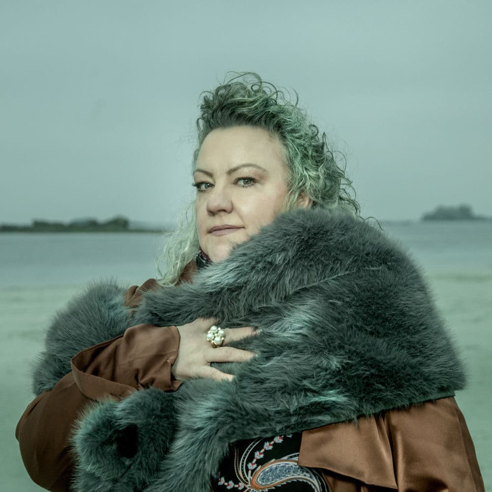 KAZ HAWKINS – Rock
