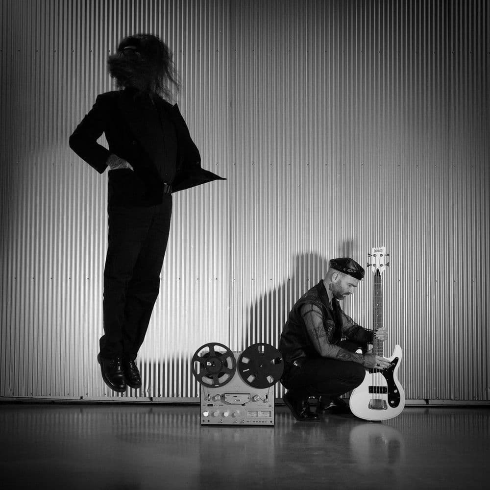 Twin Noir – Alternative
