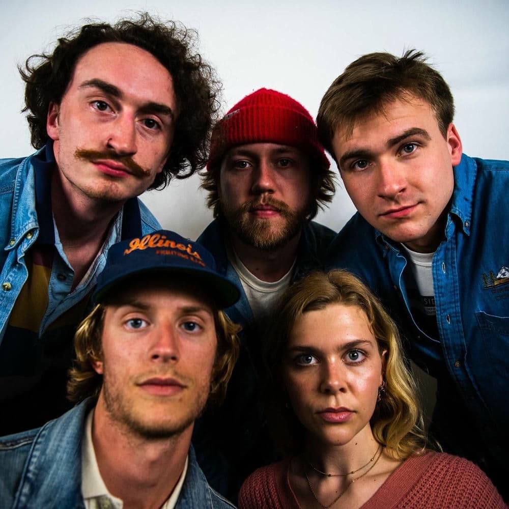 HAPPY LANDING – Indie Rock