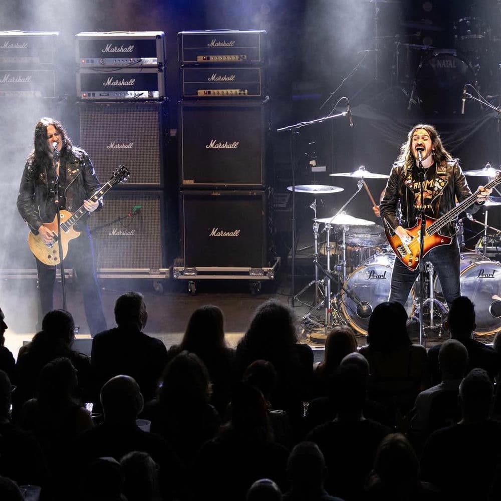 ASOMVEL – Hard Rock