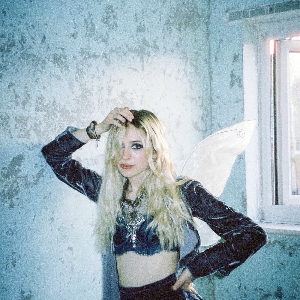 Lizzie Esau – Indie Rock