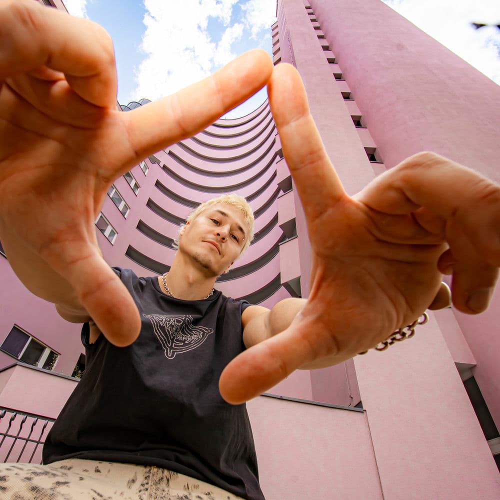 AFEM SYKO – Dance