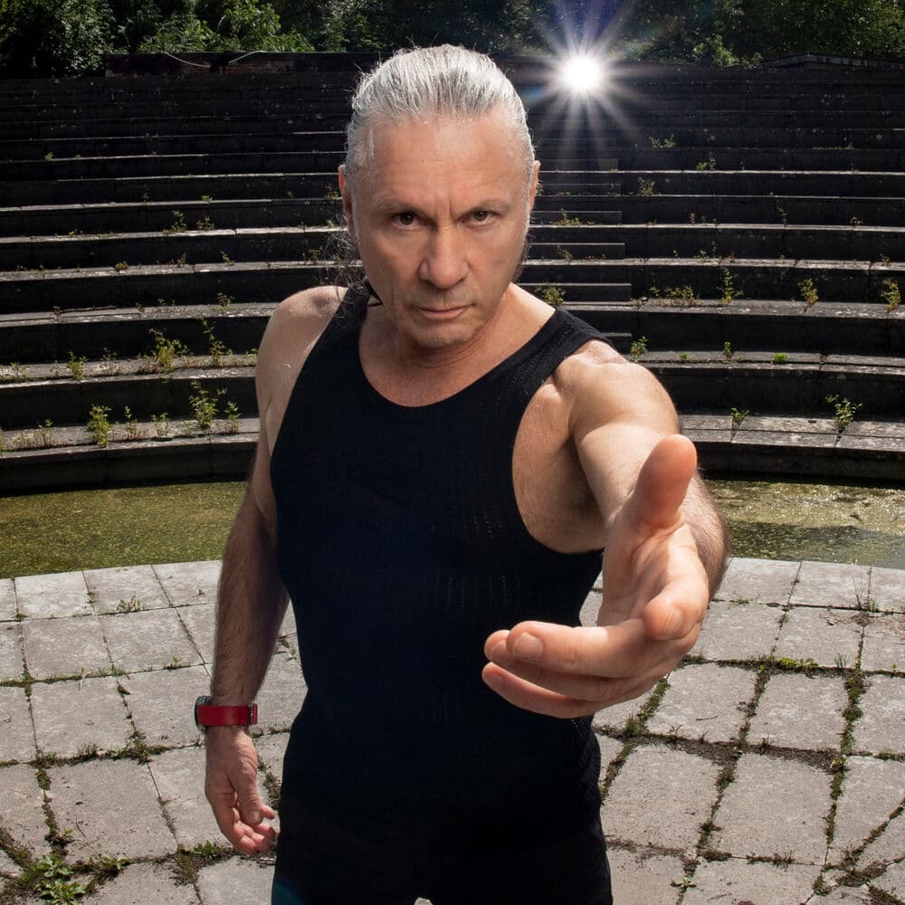 BRUCE DICKINSON – Heavy Metal