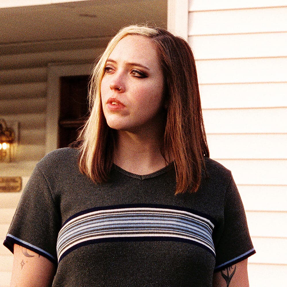 Soccer Mommy – Singer-Songwriter