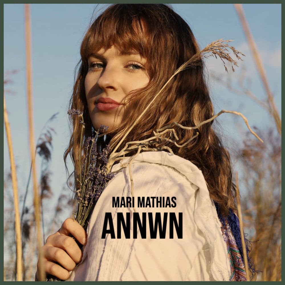 Mari Mathias β Folk
