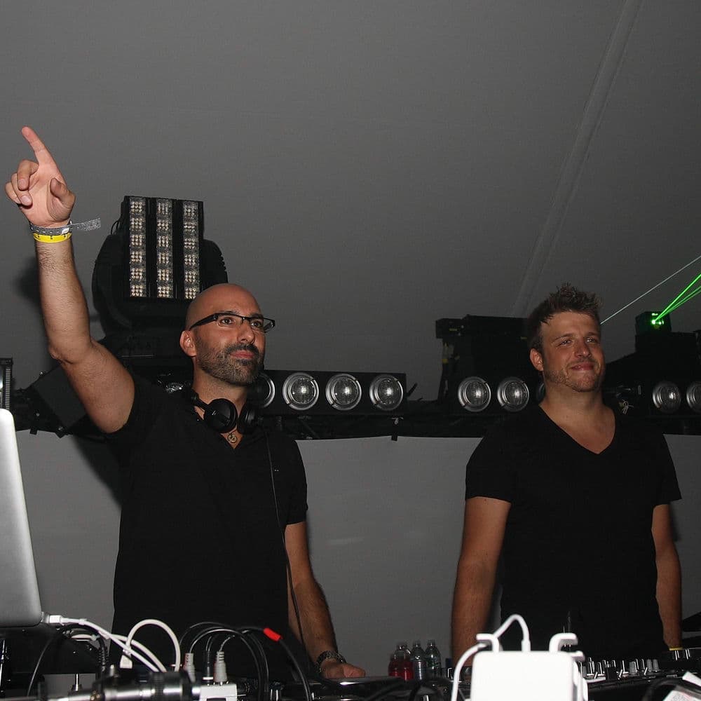 CHUS & CEBALLOS – Dance