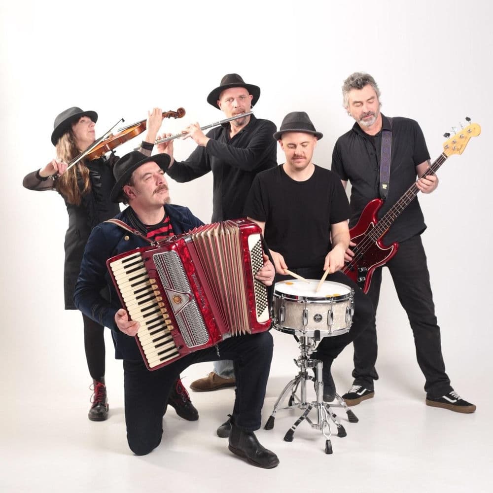 Mad Dog Mcrea – Folk