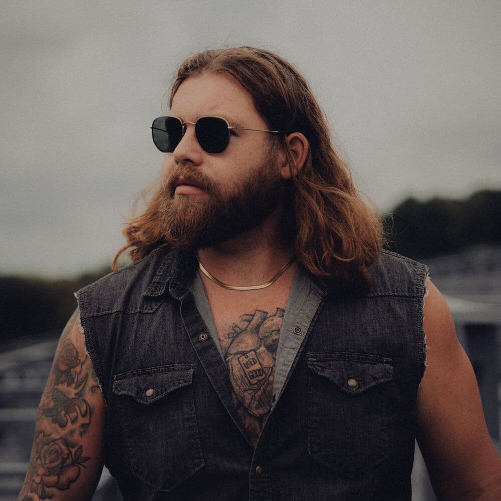 Travis Bolt β Country