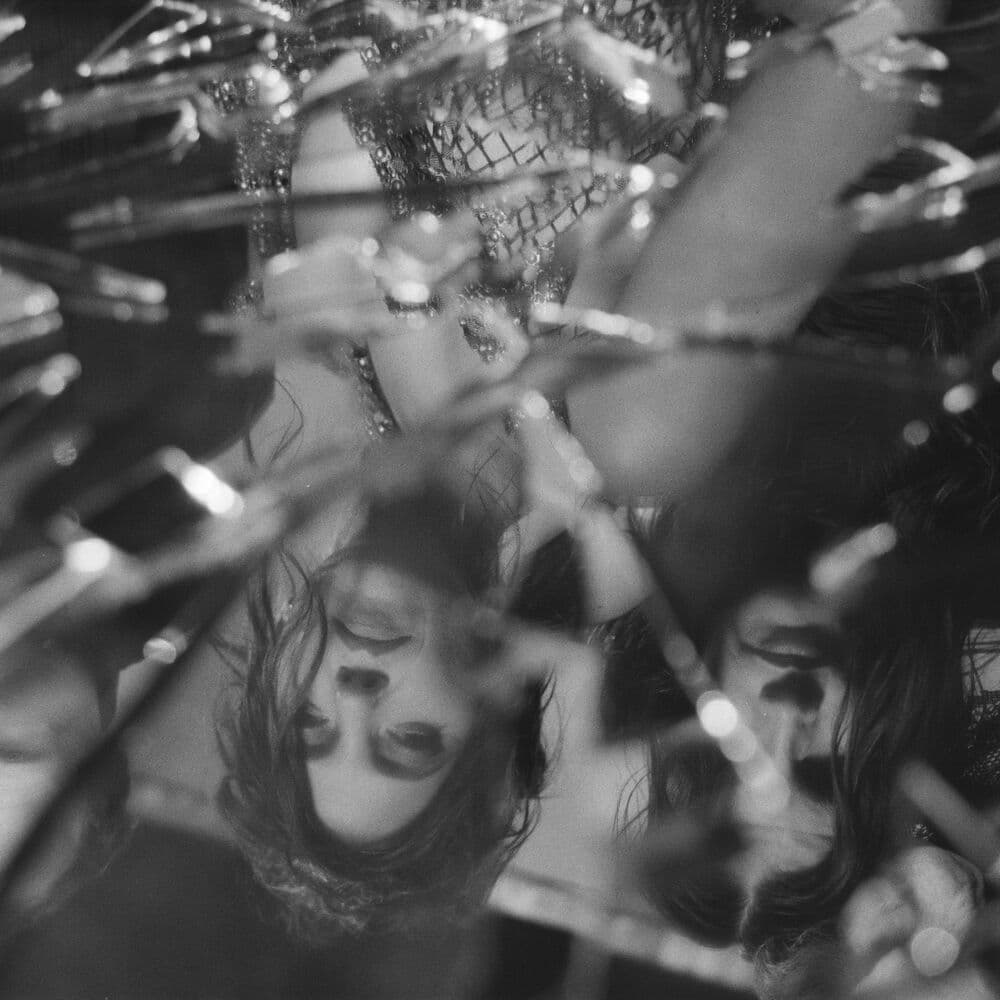Sharon van Etten & The Attachment Theory – Country