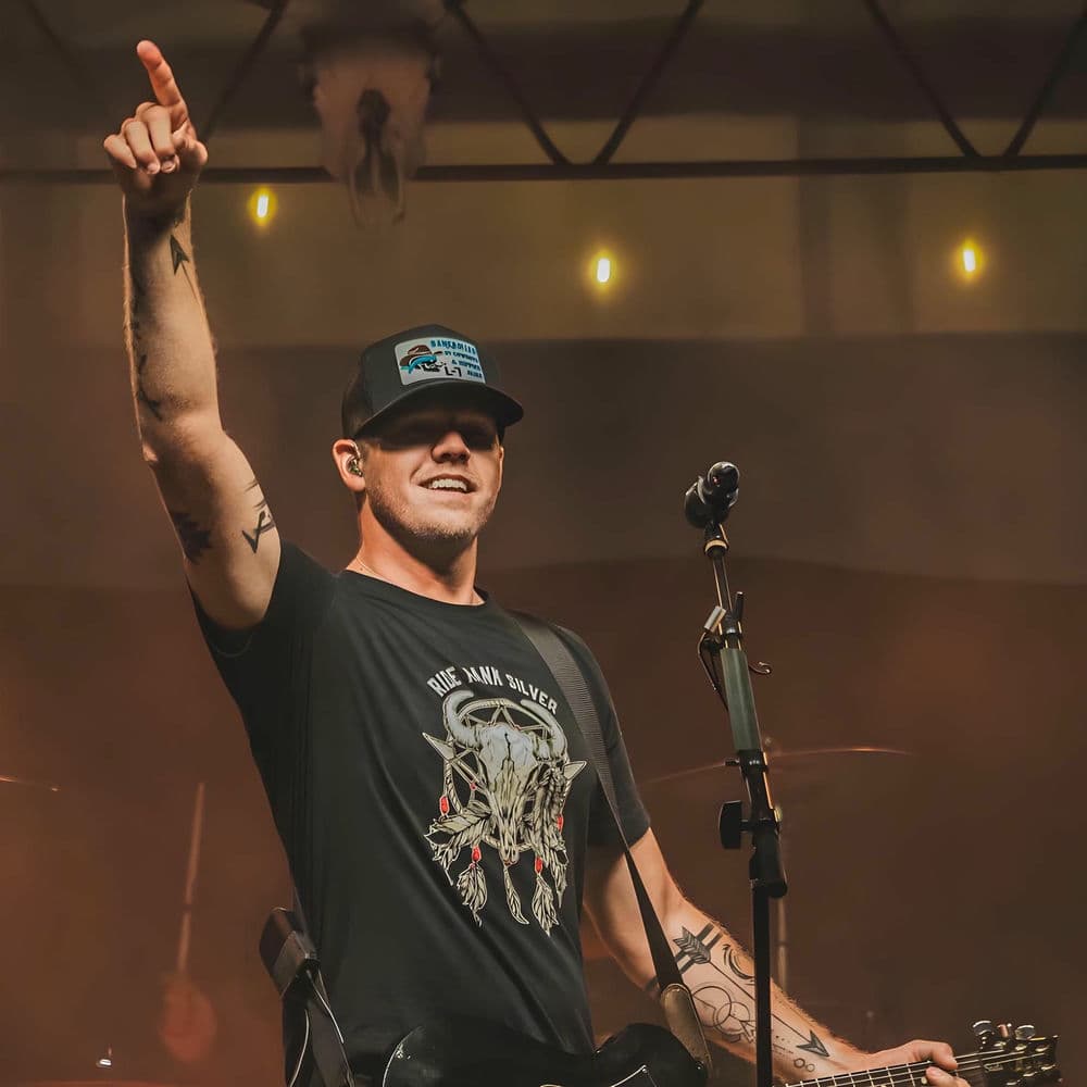 Sam Riggs – Country