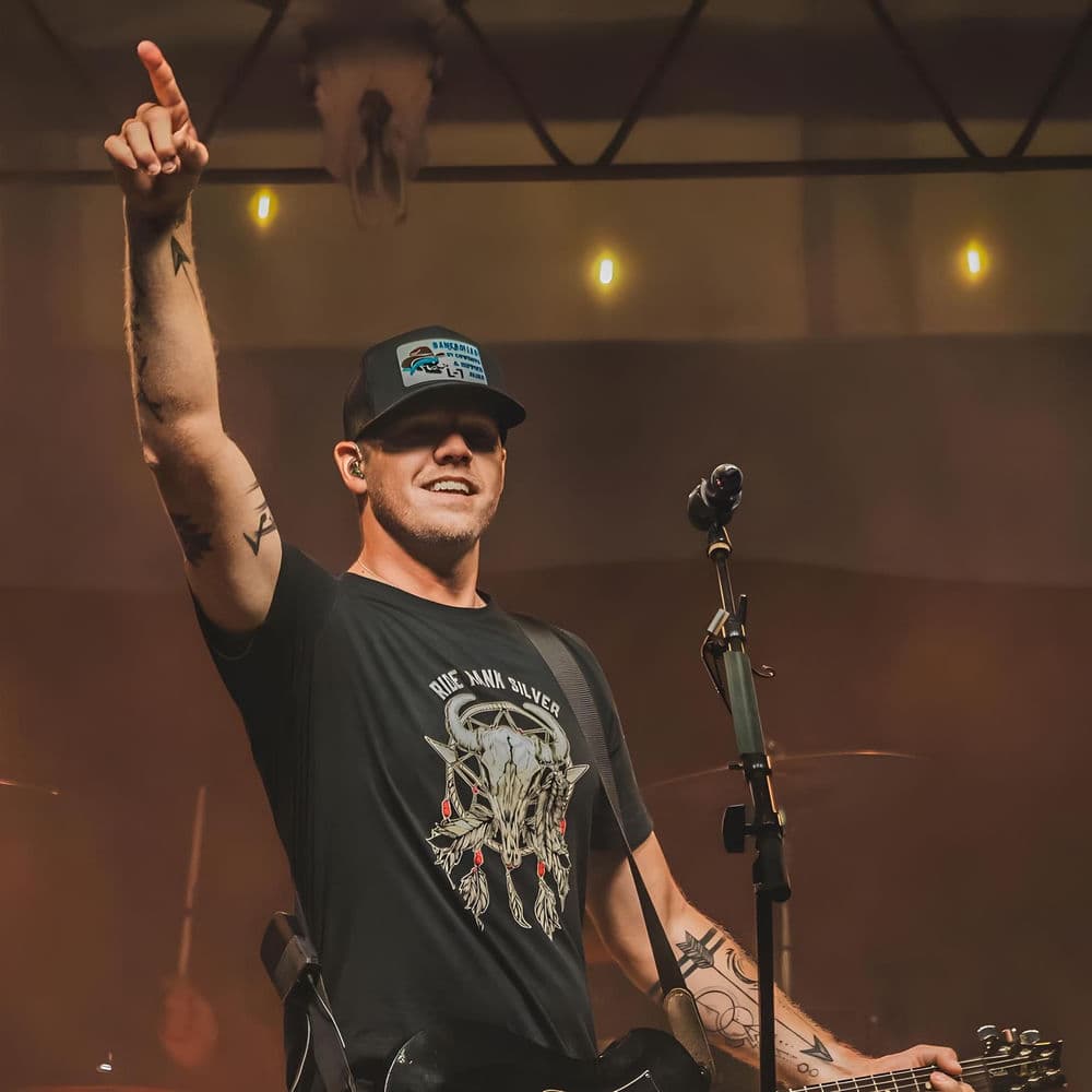 Sam Riggs – Country