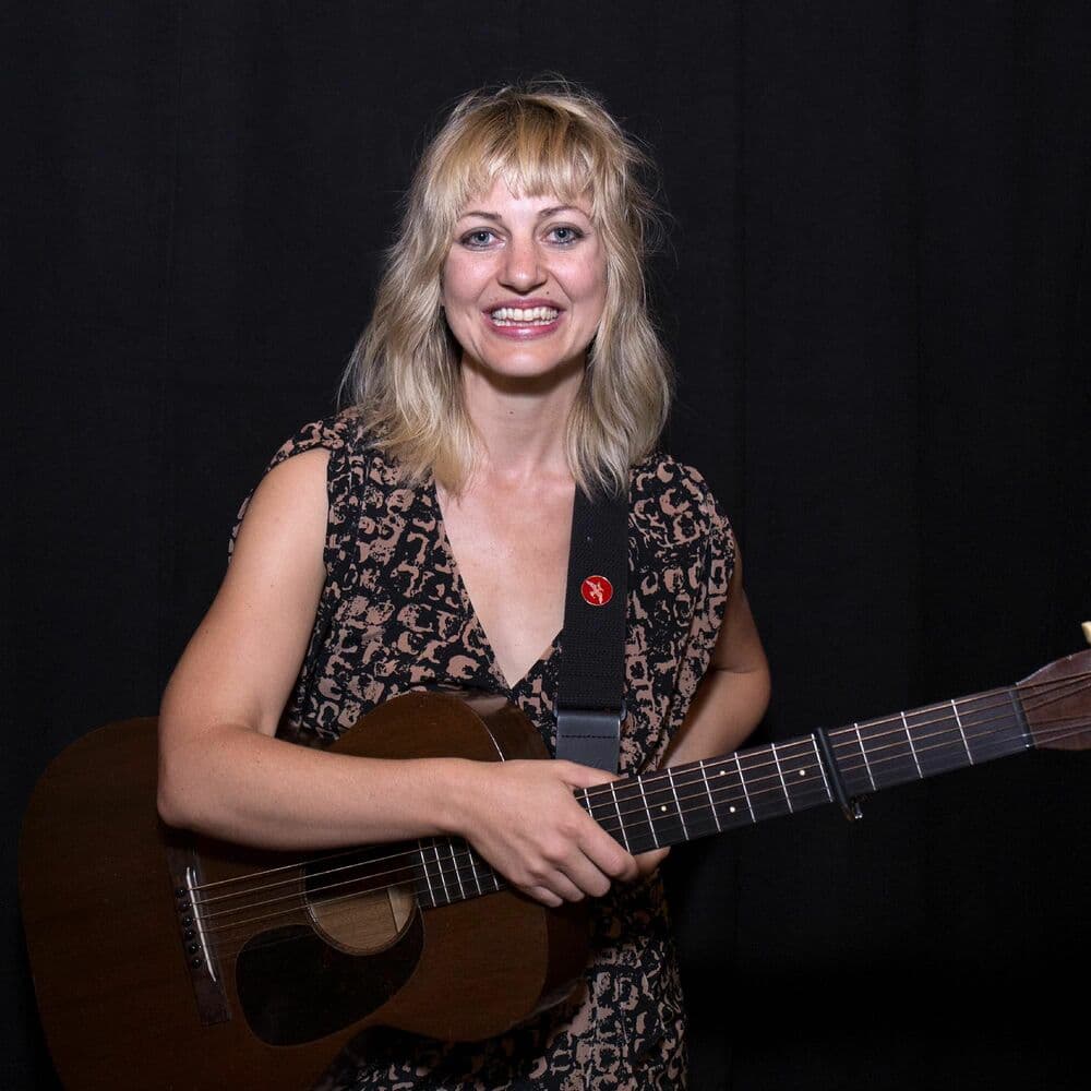 Anaïs Lin – Singer-Songwriter