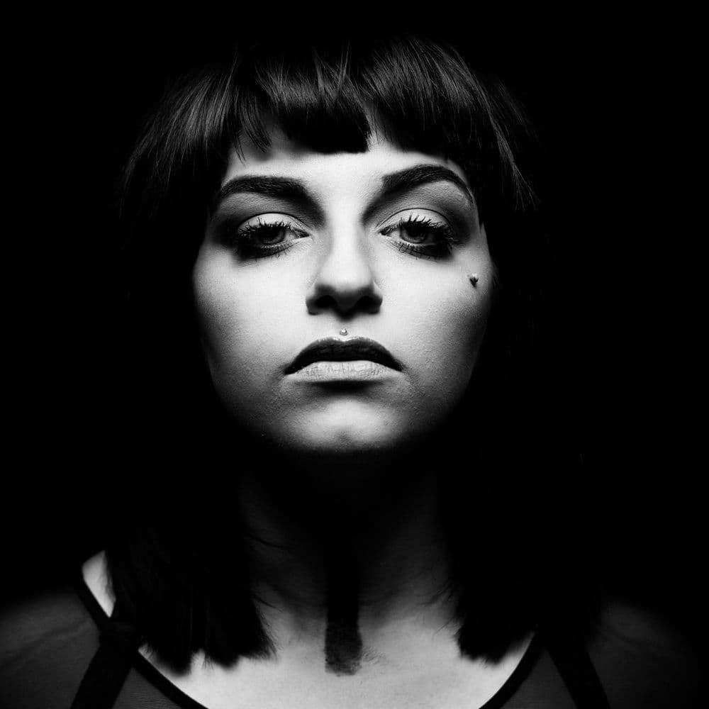 Izzy Reign – Alternative