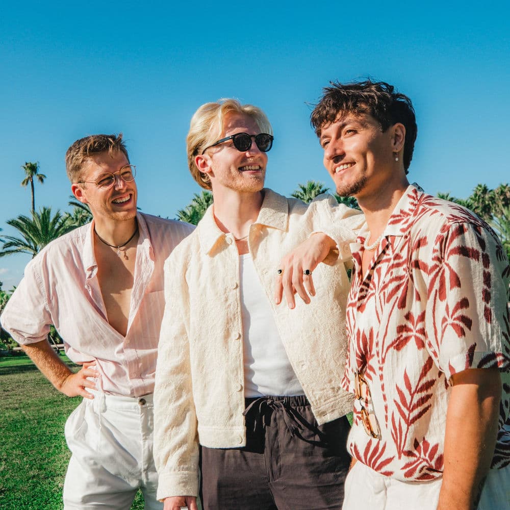 MORE AMOUR – Pop