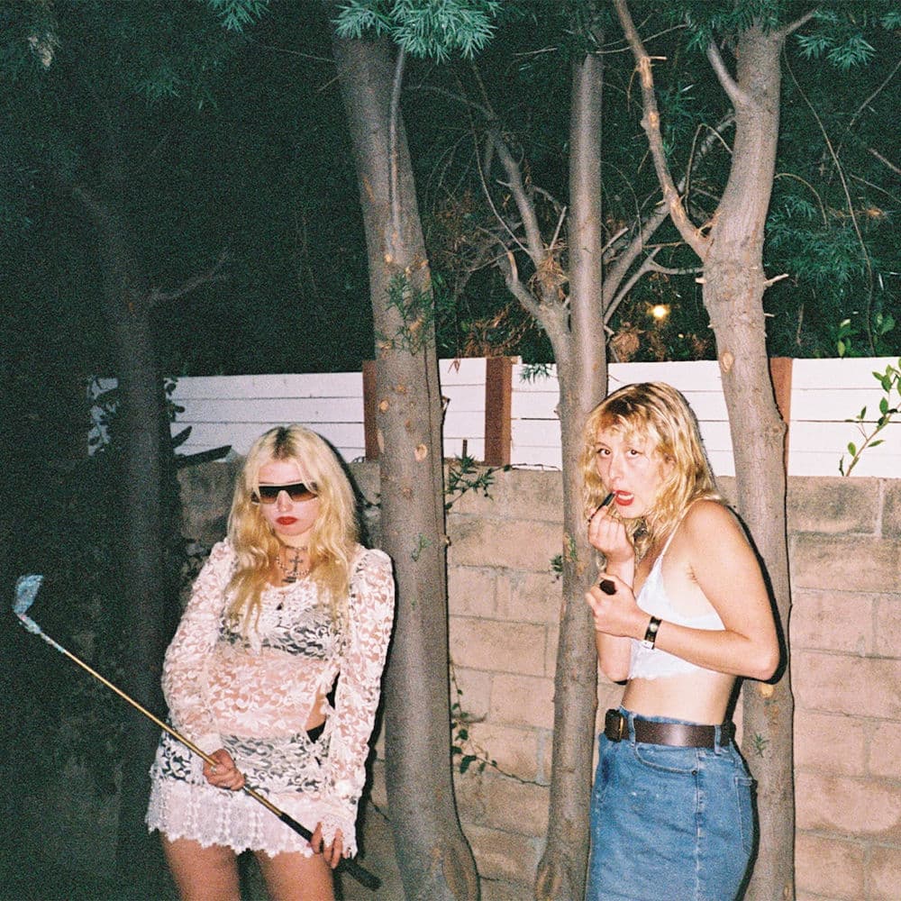LAMBRINI GIRLS – Rock