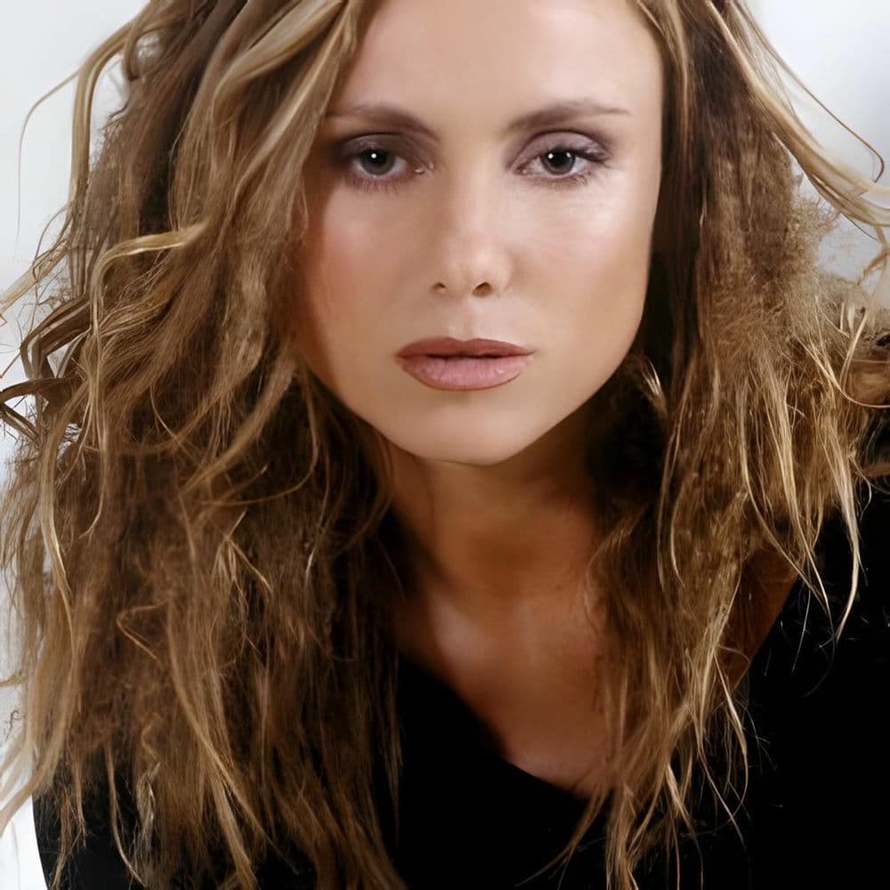 Tia Cousins – Pop