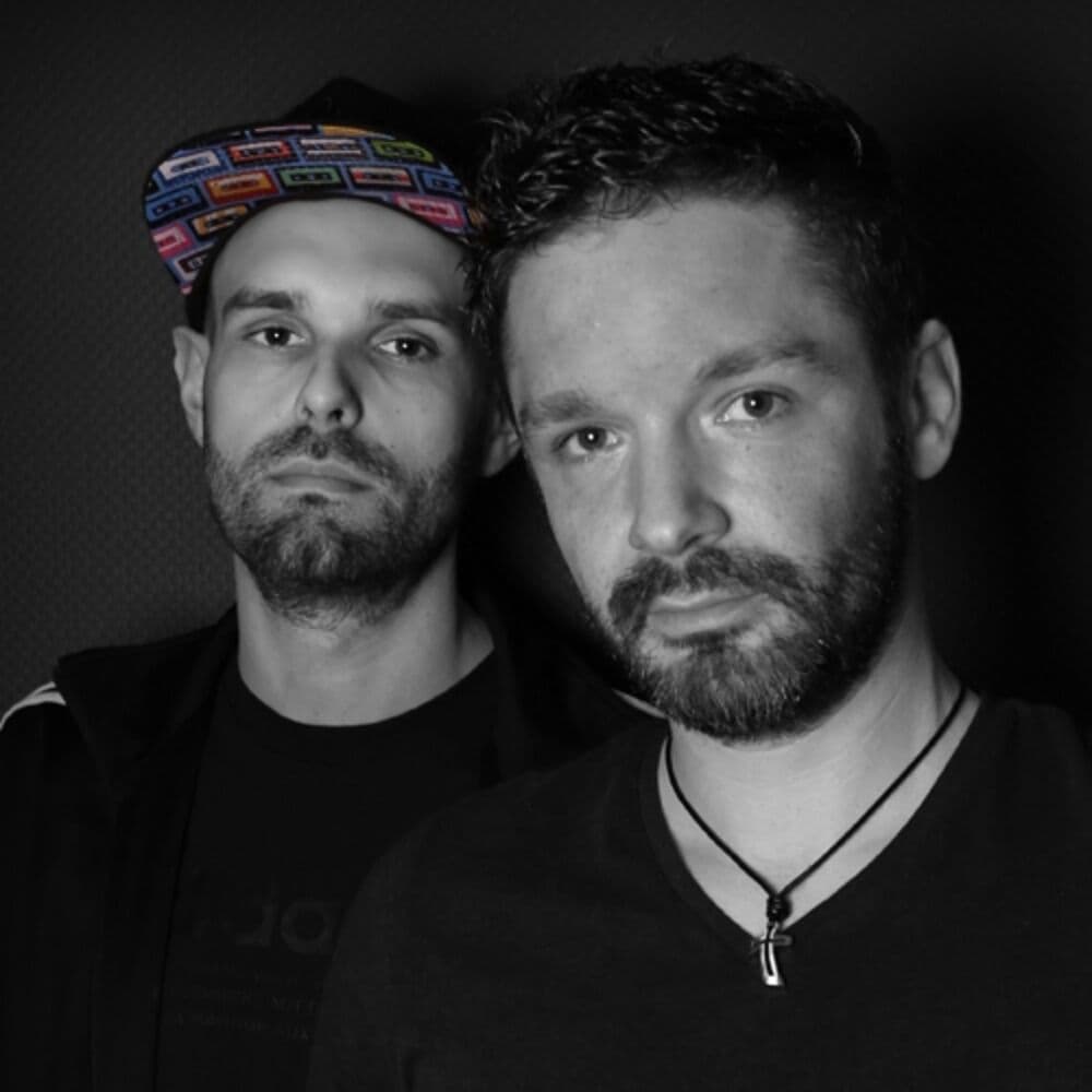Stupid World – Techno