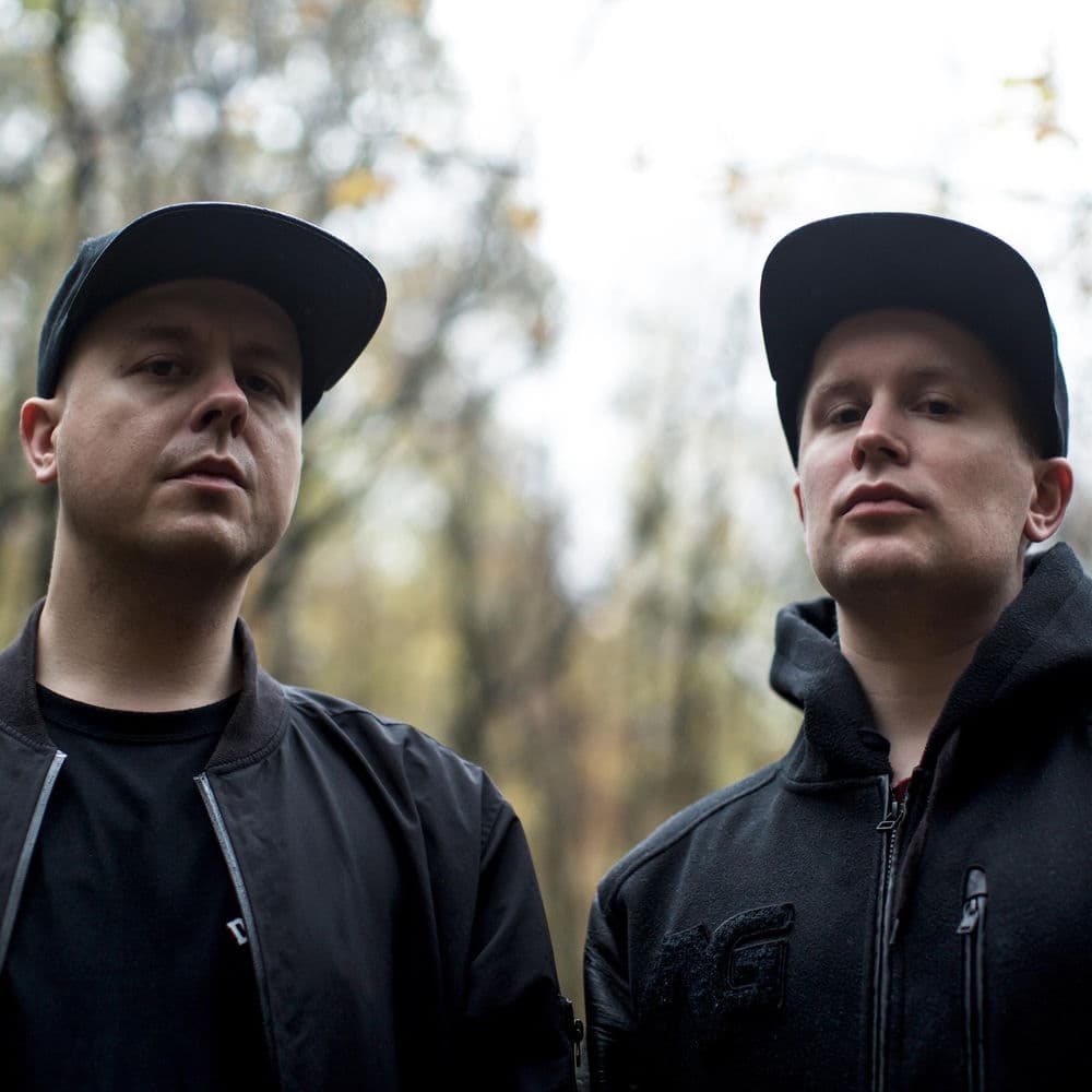 Hybrid Minds – Electro