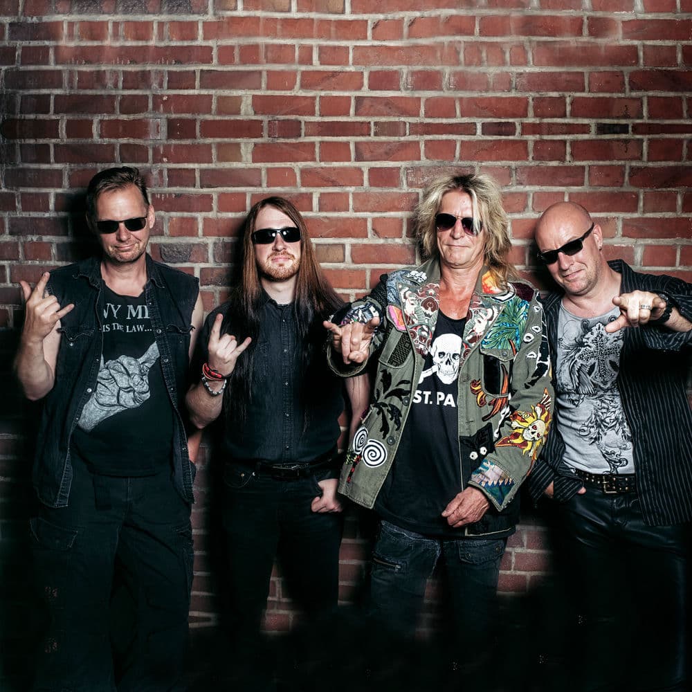 Iron Savior – Heavy Metal