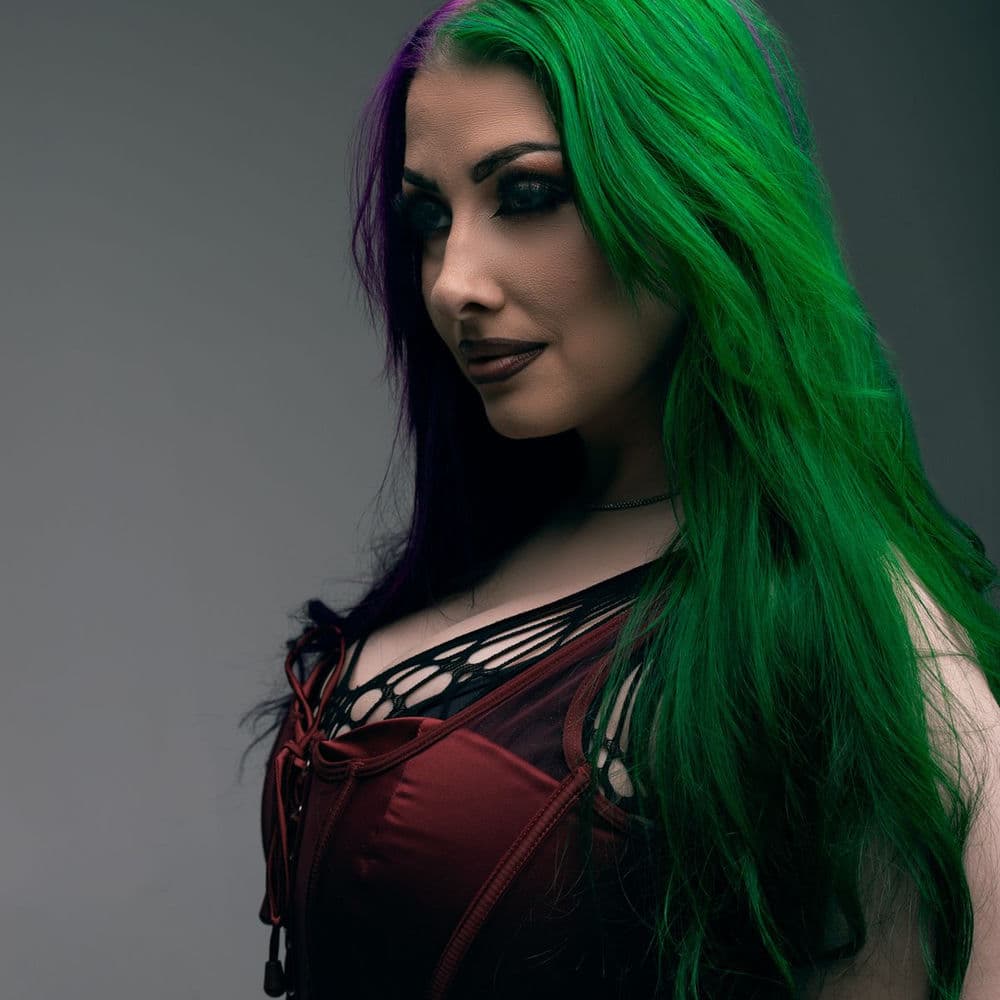 Alyxx – Heavy Metal