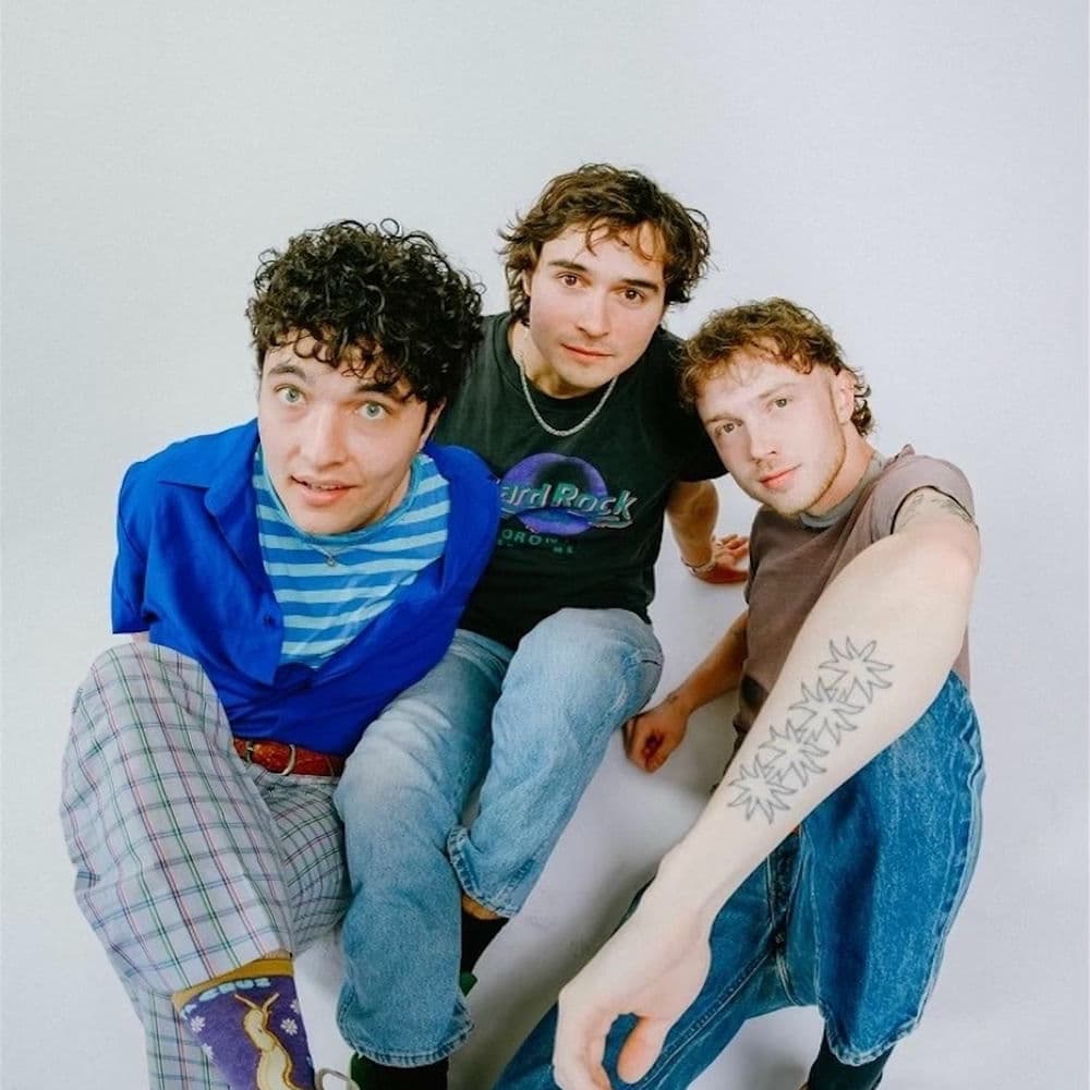 Naked Giants – Rock