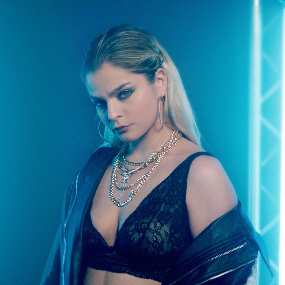 Tatiana Delalvz – Hip-Hop