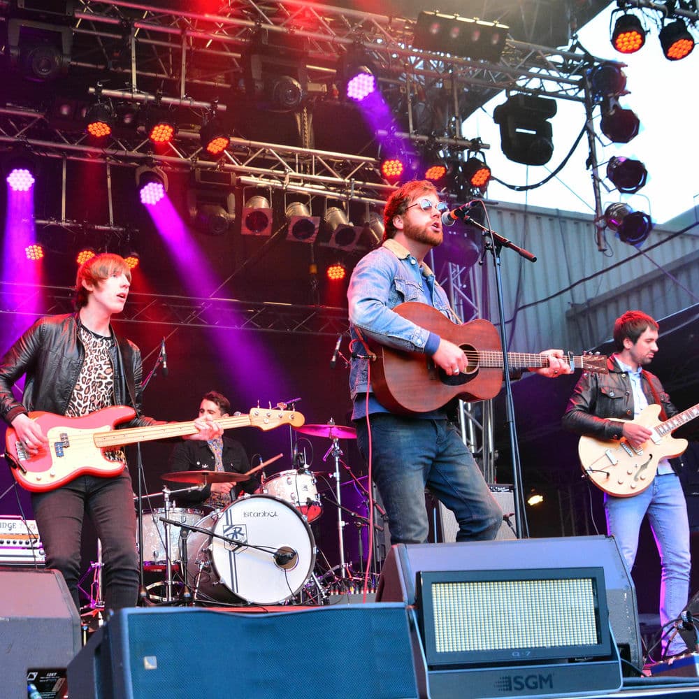 Young Rebel Set – Rock