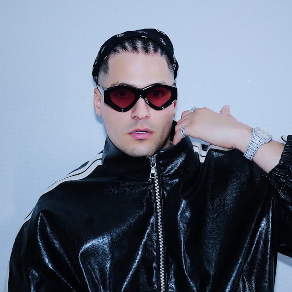 Dale Pututi – Latin