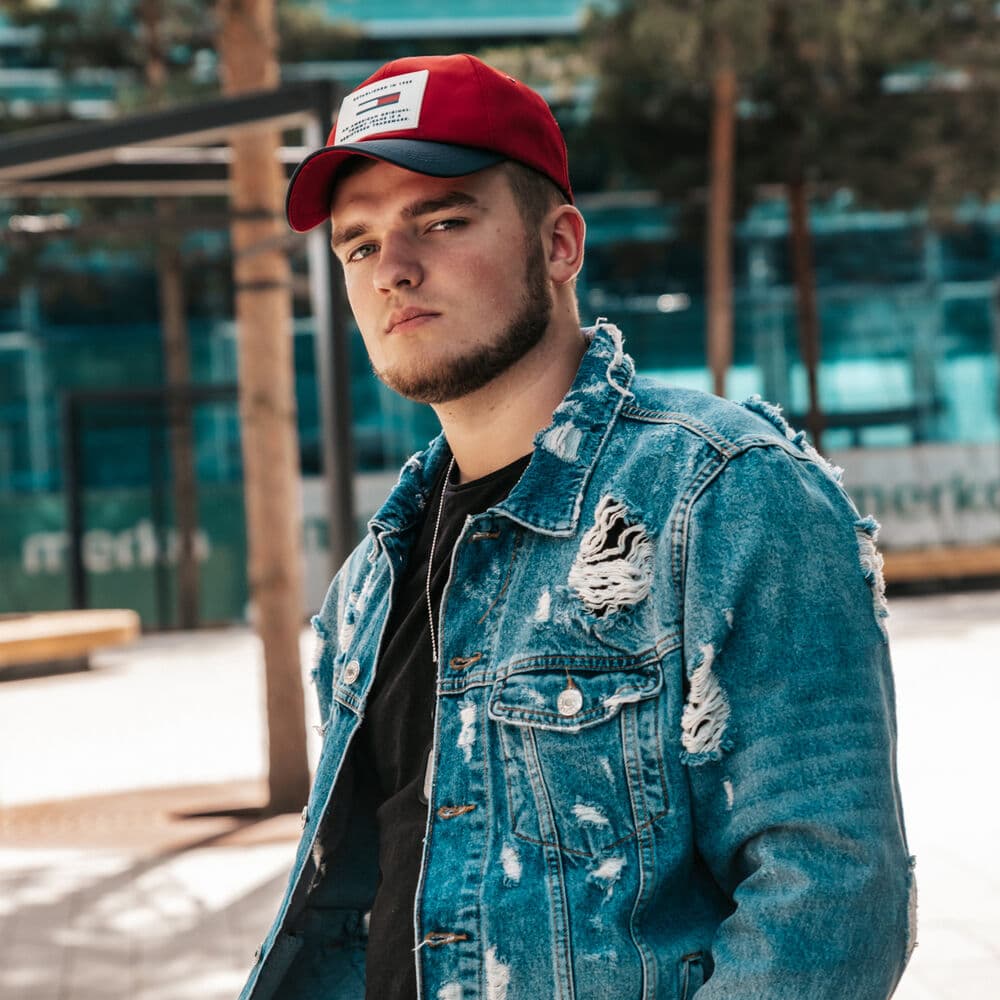 Baustin – Dance