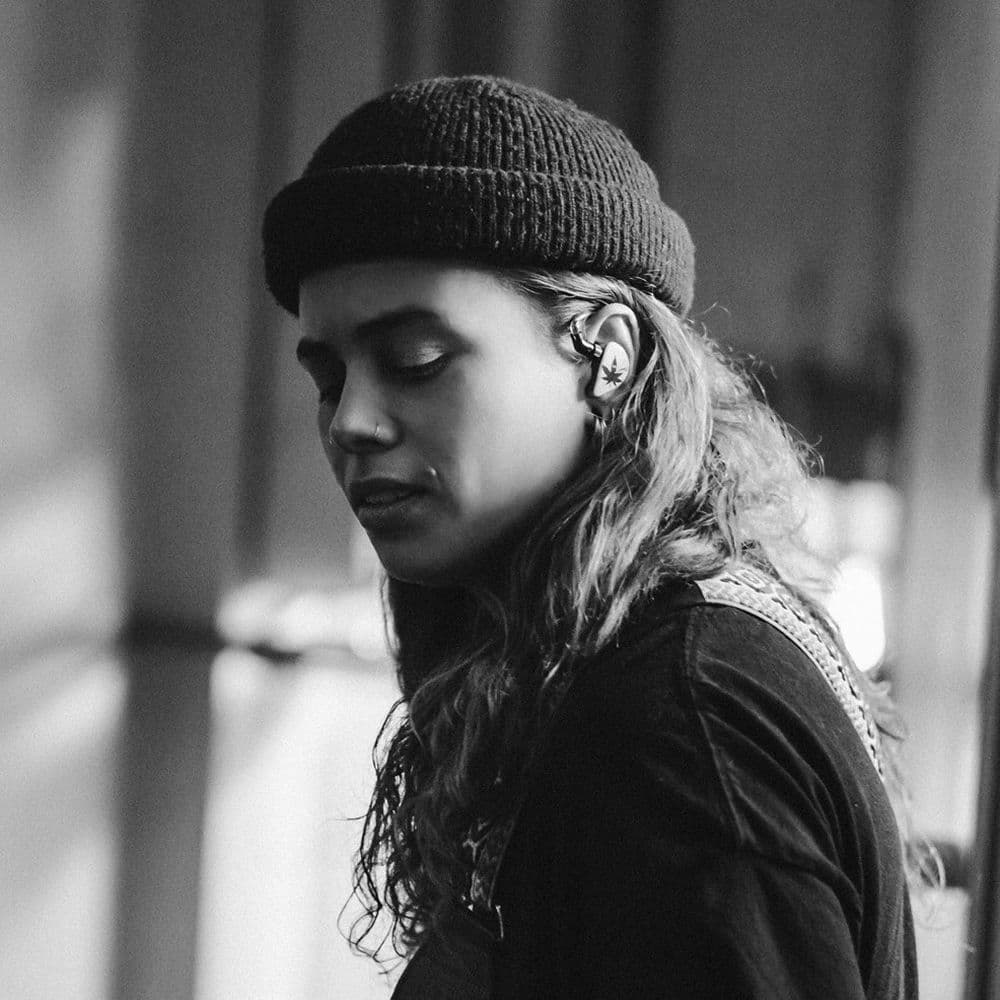 TASH SULTANA – Singer-Songwriter