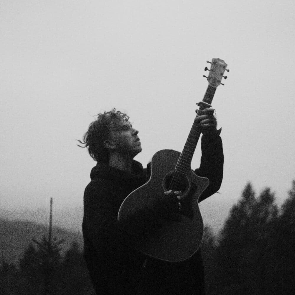FINNEGAN TUI – Singer-Songwriter