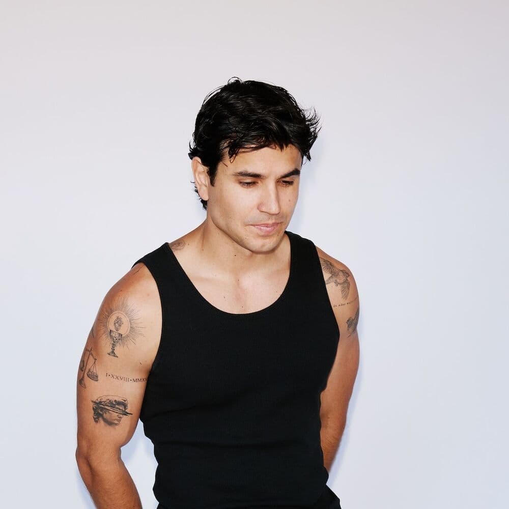 Levi – Dance
