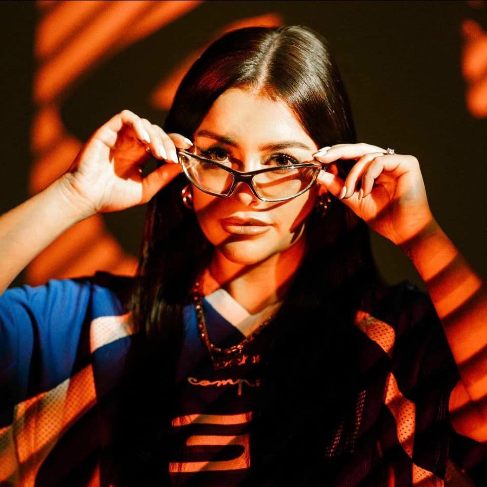 Ellia Jaya – Techno