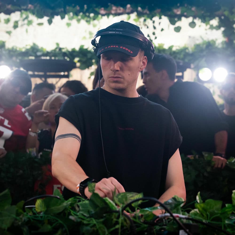 KEVIN DE VRIES – Techno