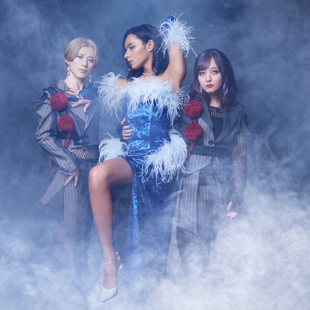 Queen Bee – World