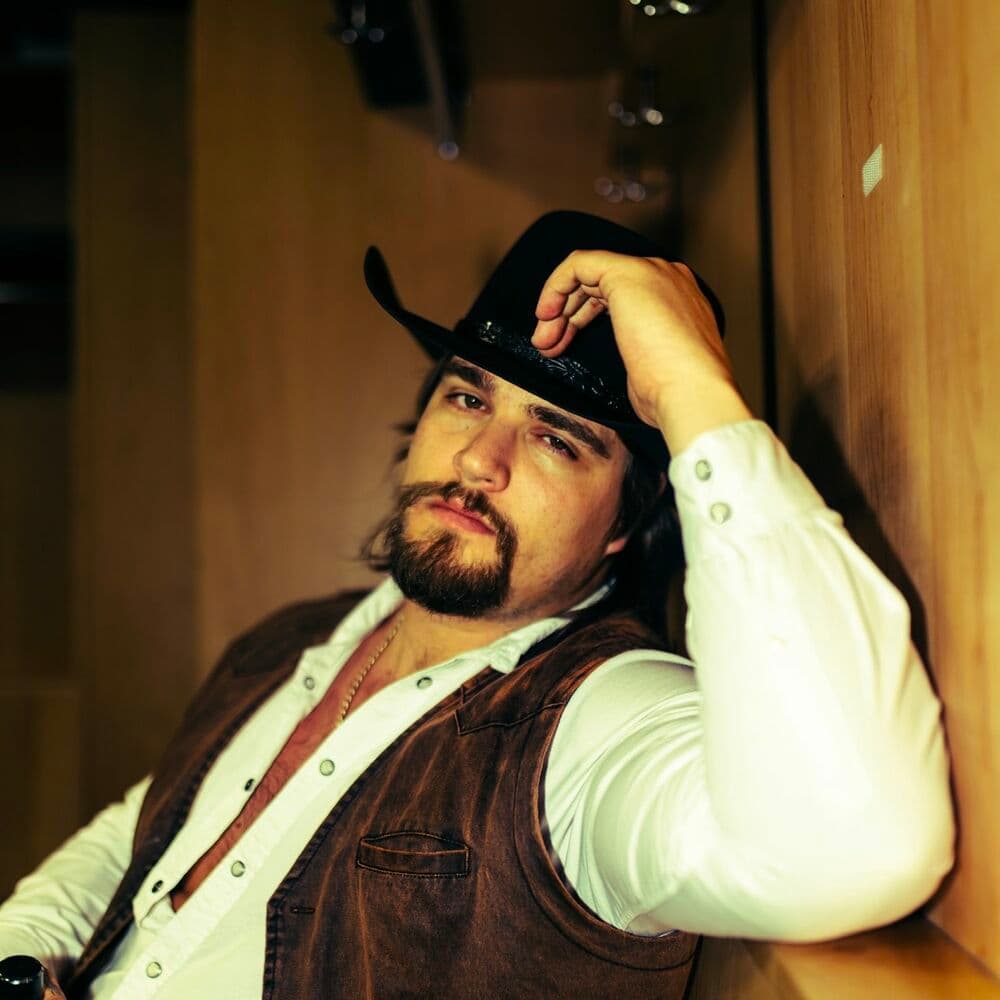 Gavin Adcock – Country