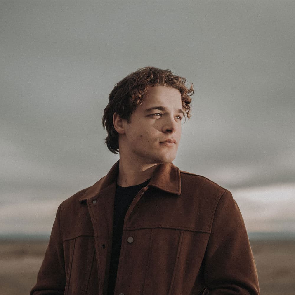 Max McNown – Singer-Songwriter