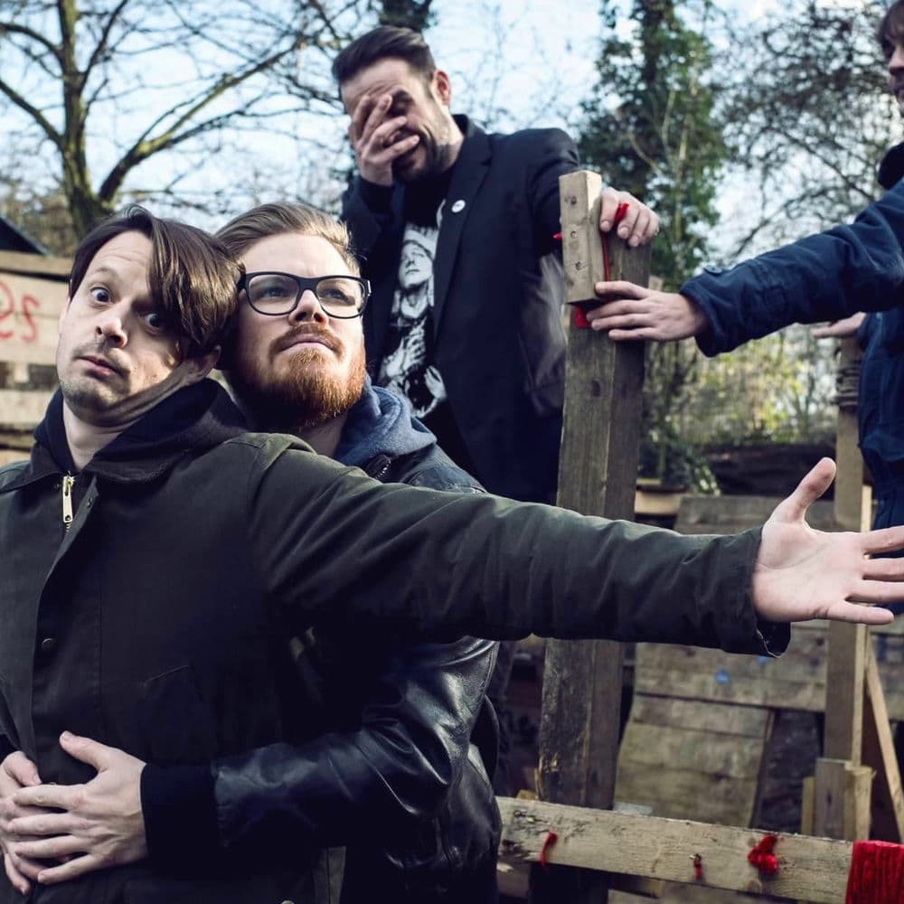 Love A – Indie Rock