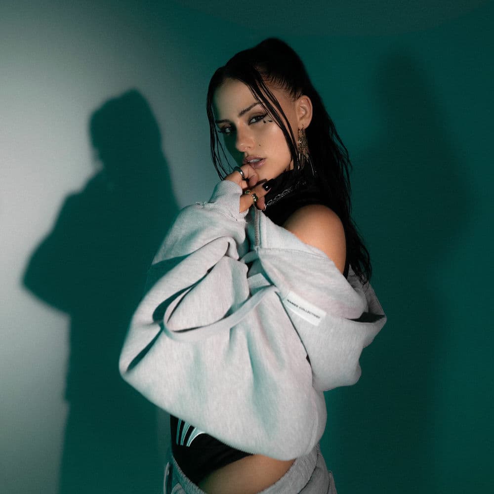 Anna Grey – Dance