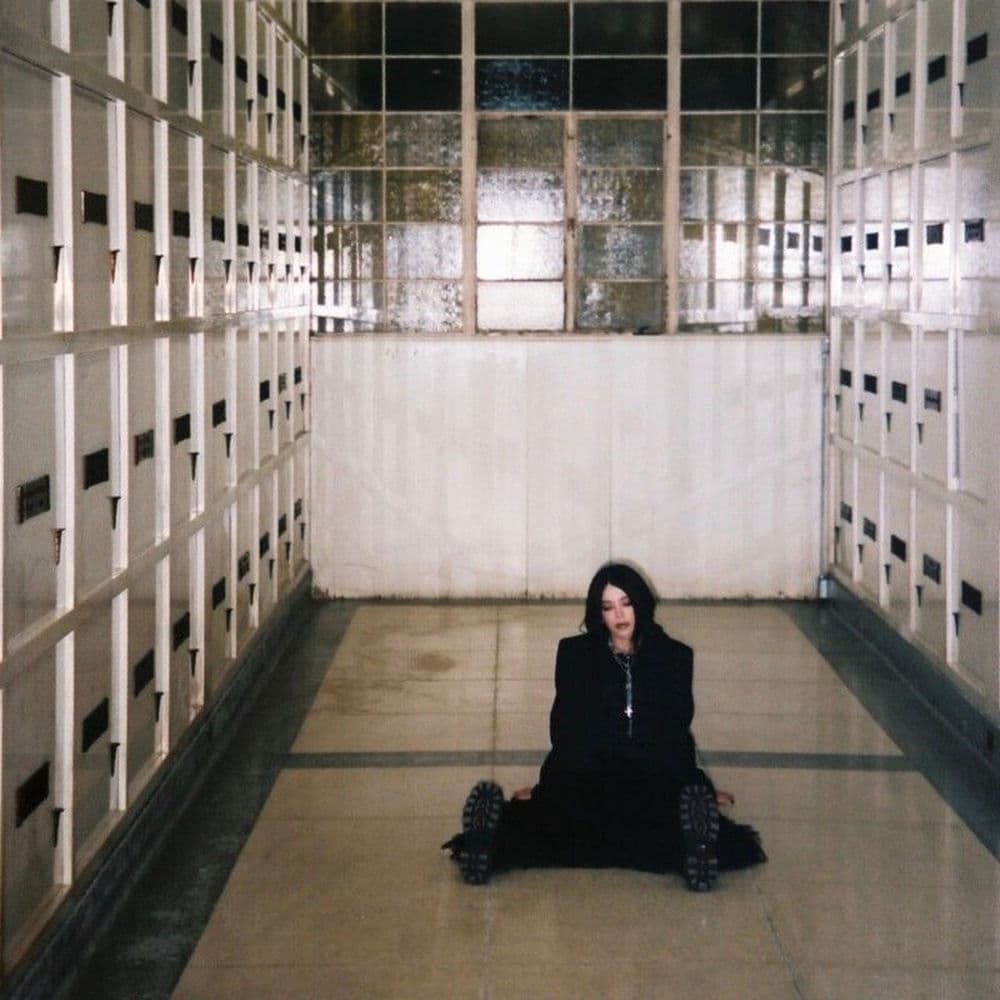 Ally Nicholas – Alternative