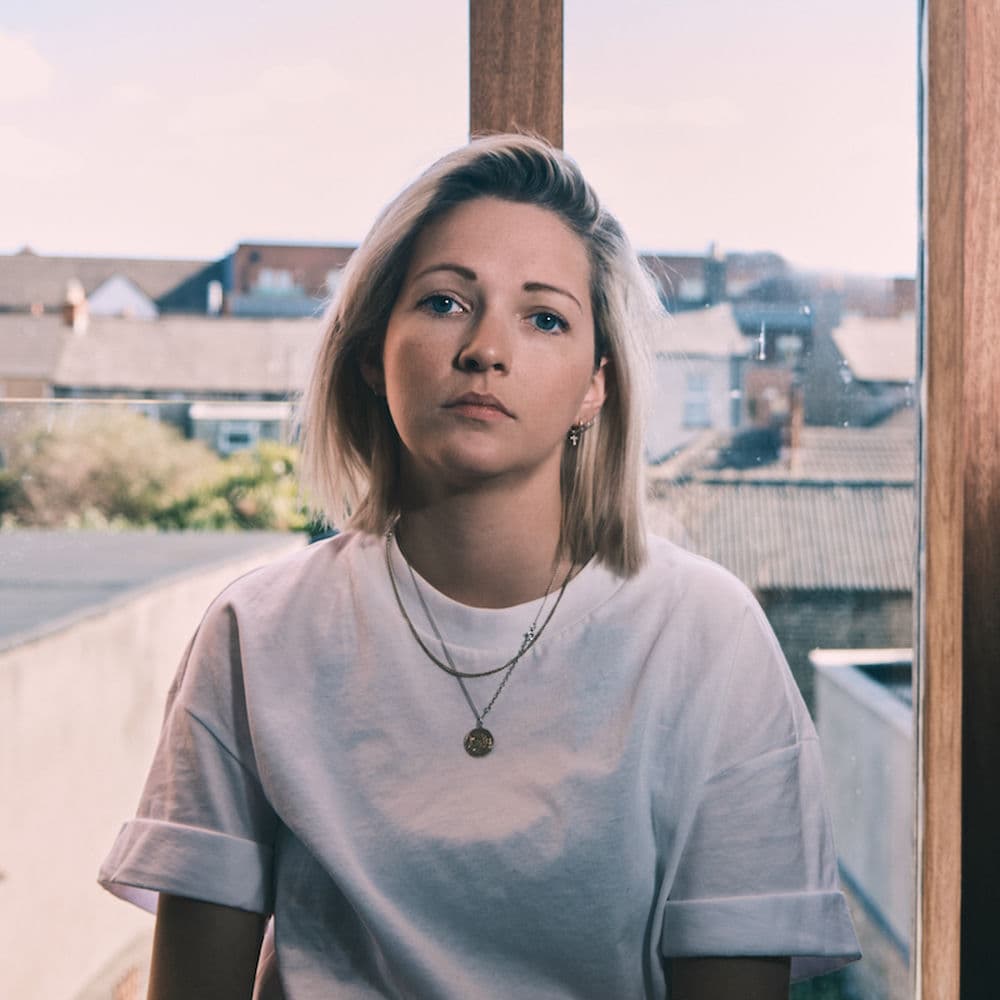 Ailbhe Reddy – Singer-Songwriter