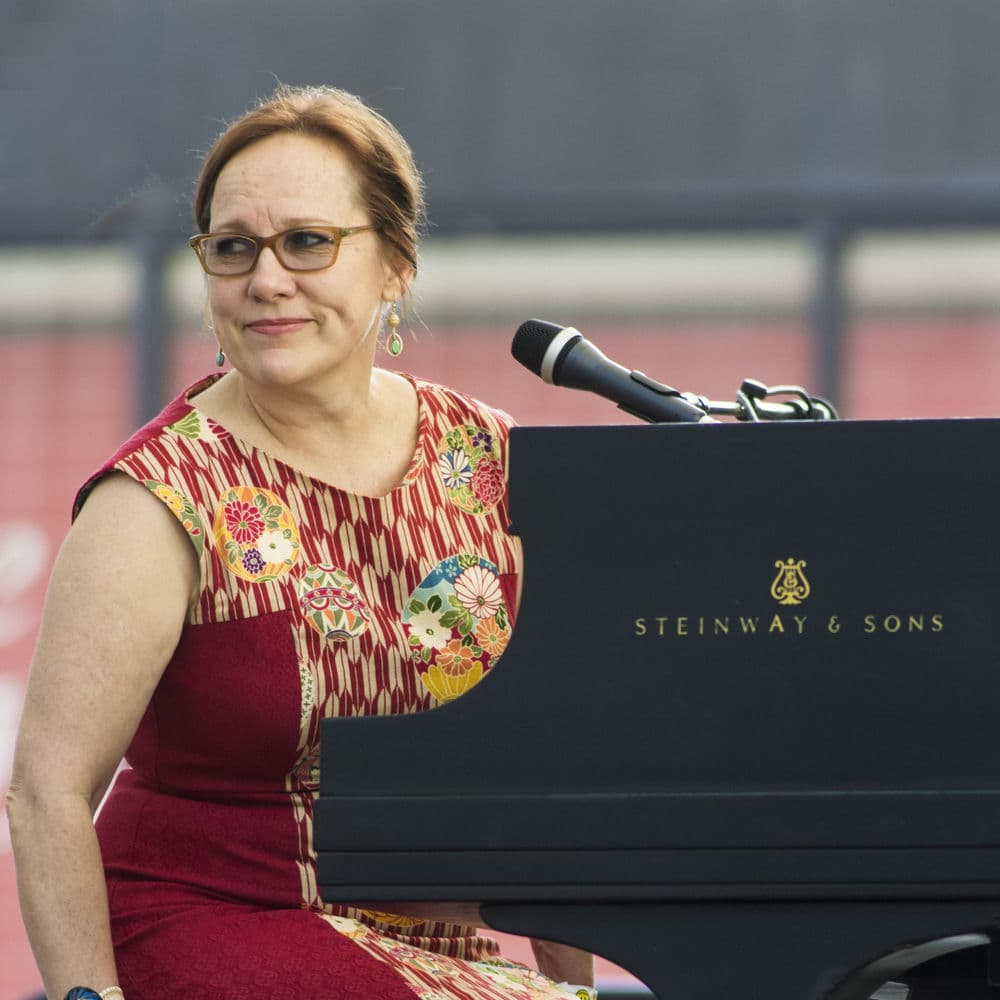 Iris DeMent – Singer-Songwriter