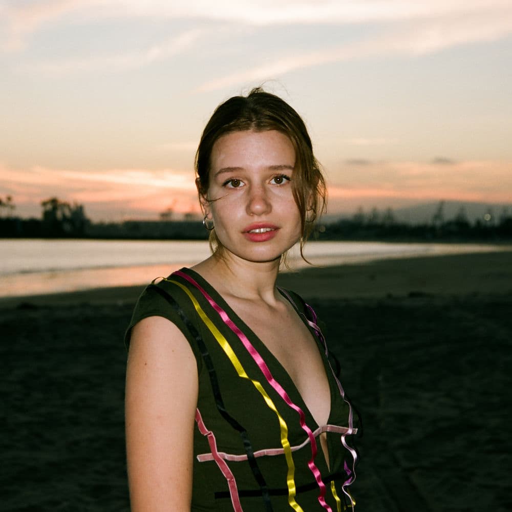 Emily Yacina – Pop