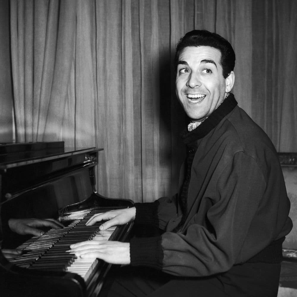 Luis Macías – Pop
