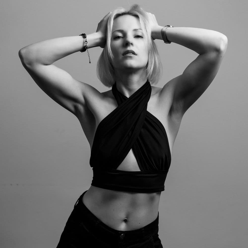 Sylvie Miles – Electro