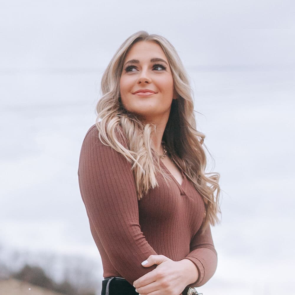 ERIN KINSEY β Country